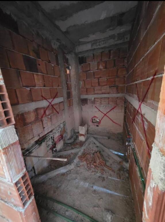 Okazion Shitet apartament 1+1+ballkon Rruga e Dibres 1500$/m2
