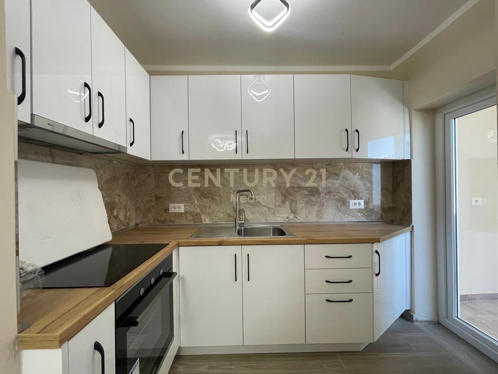 Jepet me Qera APARTAMENT 2+1, RRUGA ELBASANIT!!