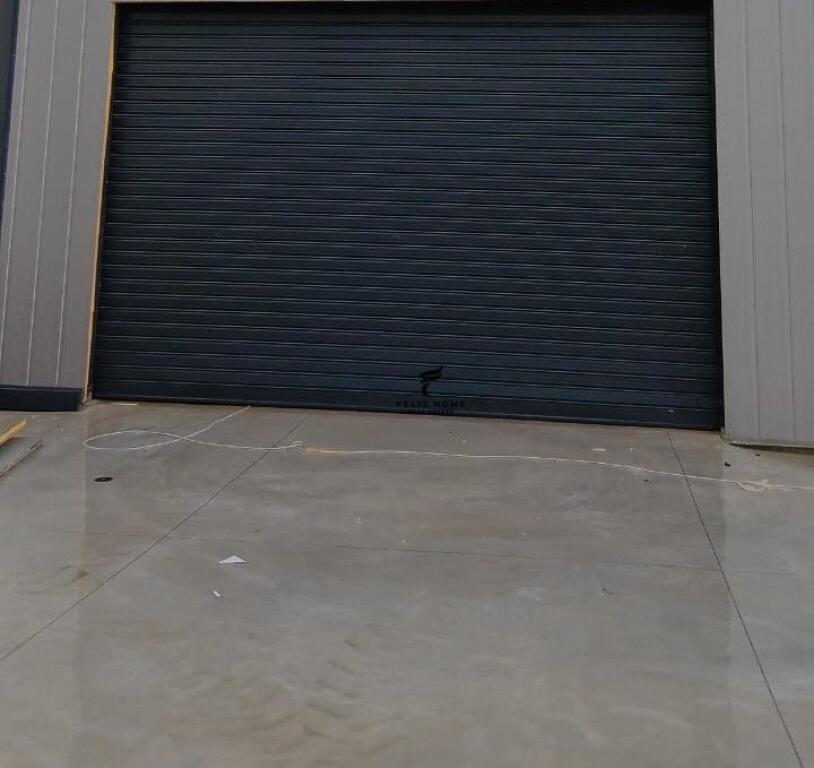 MAGAZZINO IN AFFITTO 3600M2 VAQARR 4.000 EURO