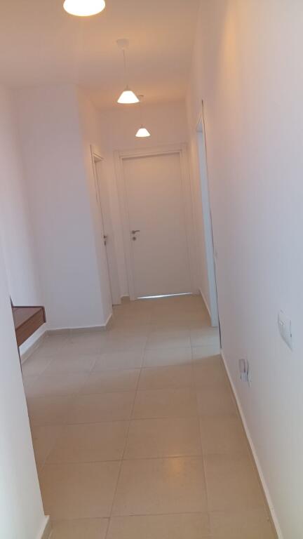 Apartment me qera 2+1+verande Kombinat