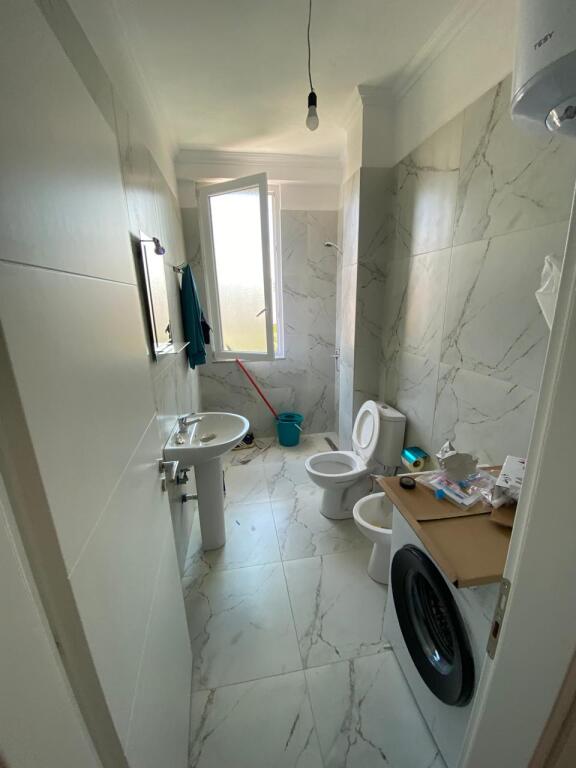 📢 Jepet me qera Apartament 1+1 Astir   ✅Informacion mbi Apartamentin:   ♦️ Sipërfaqe :75m²  ✅Organizimi:   ♦️ Sallon ndenje,  ♦️ Kuzhinë, ♦️ Korridor,   ♦️ 1 Dhome Gjumi, ♦️ 1 Tualet plus ballkon  ✅Detaje të tjera: 📶Apartamenti eshte ne proces mobilimi  ndodhet ne katin 3  Vendndodhja: Astir Kompleksi   Tudas  Cmimi: 450€