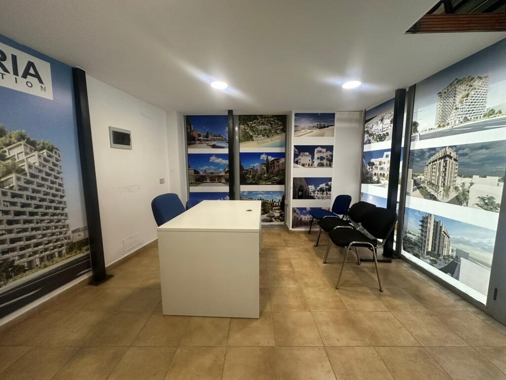 Ambien Duplex Office for Rent at Dispanceria