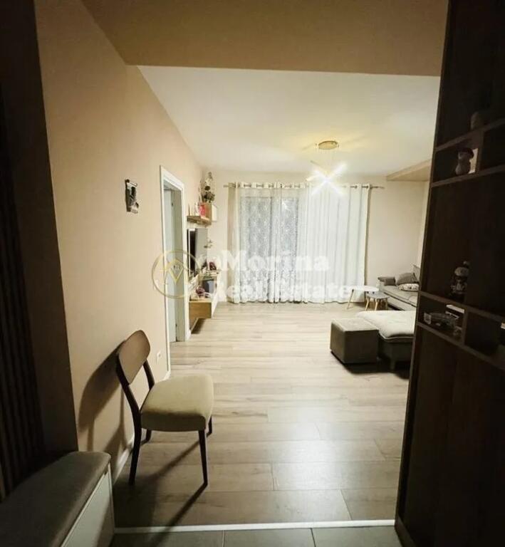 Qera, Apartament, 2+1, Komisariati Nr,4, 600 euro/muaj