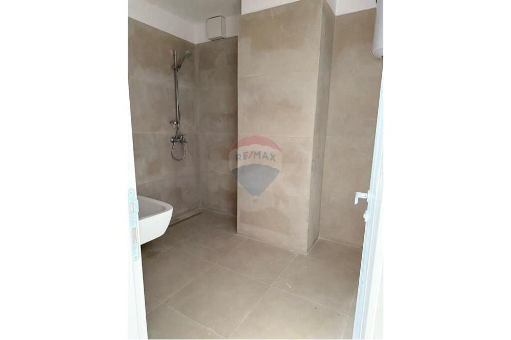 Office space for rent near Air Albania stadium..