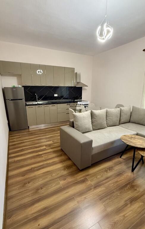 APARTAMENT ME QERA 1+1 RRUGA KAVAJES 700 EURO