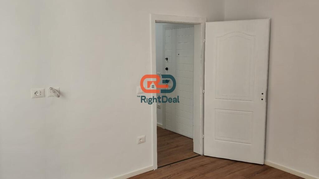 Tek Oxhaku, Shitet Apartament 1+1+Depo, Me Planimetri Te Rregullt Dhe I Investuar !!!