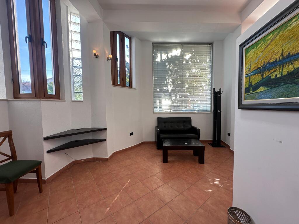 Office Space for Rent in Porcelan