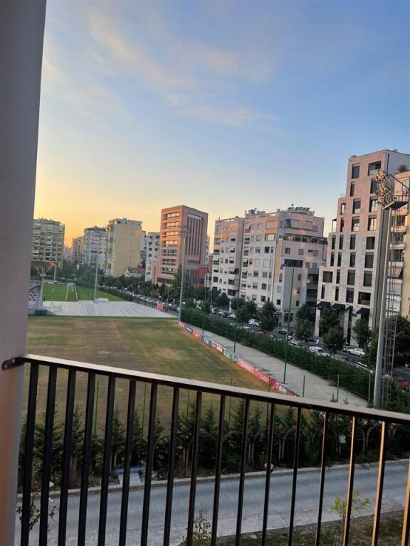 AMBIENT PER ZYRA/APARTAMENT ME QIRA 1+1 TE LAKE VIEW