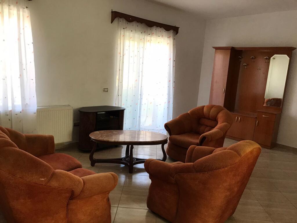 APARTAMENT 3+2 TUALETE+3 BALLKONE. 65000 LEKE.FAKULTETI I MJEKSIS