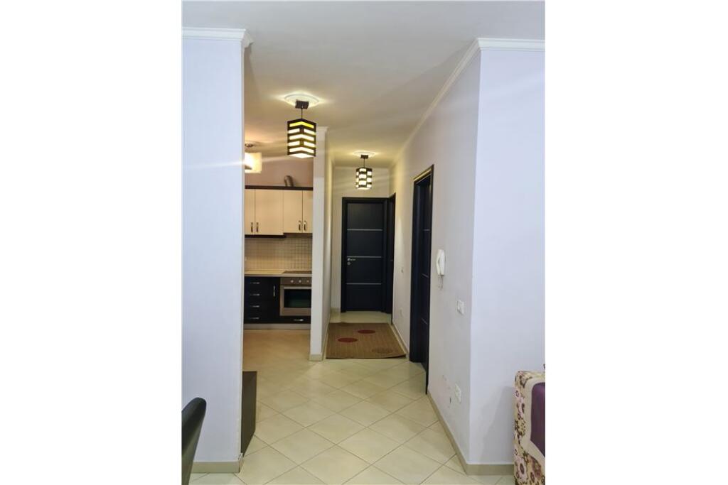 Apartament 2+1 per qira tek Kompleksi Delijorgji, Rruga e Kavajes.