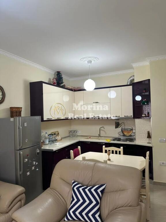 Qera, Apartament, 1+1 ,Astir , 400 euro/muaj