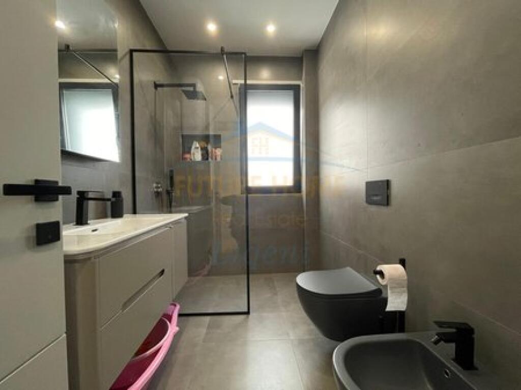 For sale, Apartment 2+1+2,+Parking Space, Dry Lake, Tirana