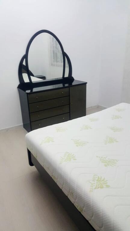 (Senza agenzia - 0 commissioni) Tirana, appartamento in affitto 2+1+Angolo cottura+bagno con finestra, 4º piano, 45.000 Lek (Ali Demi)