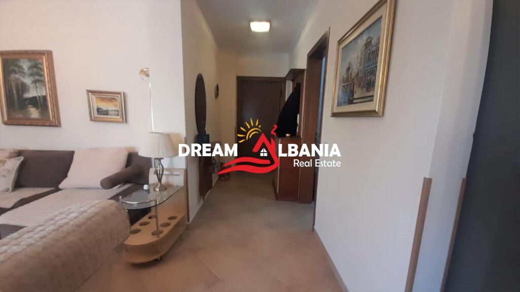 Appartamento 3+1+2 in affitto in via Elbasanit vicino allo Stadio Air Albania (ID 4231312).