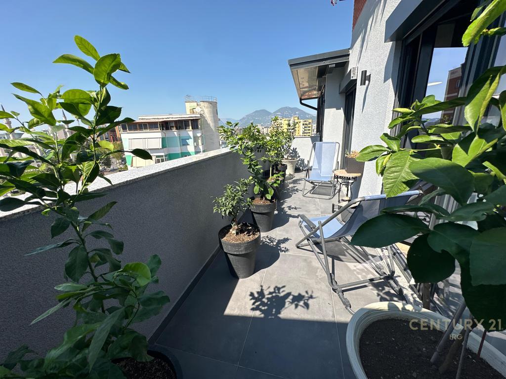 Jepet me qira super apartament 2+1+2 tualete+ verande tek Rruga e Elbasanit!