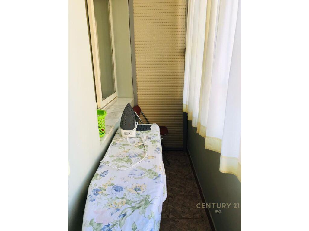 Jepet me qira Apartament 2+1 – Sheshi Skënderbej, Qendër Tiranë