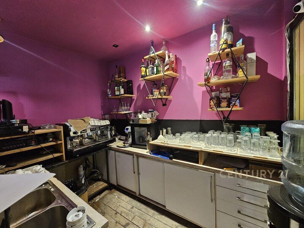 Bar / Lokal me Qira në Rruga 5 Maji!!