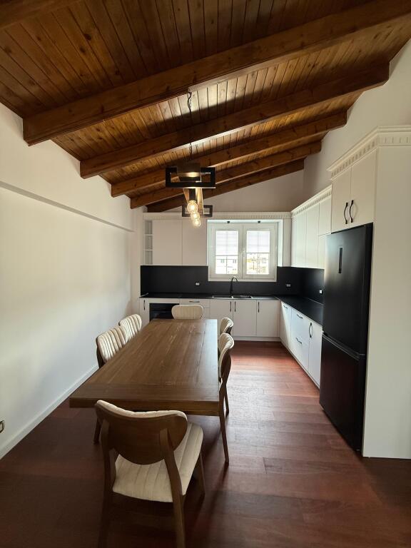 Apartament 2+1, Selite  Qira Mujore750 €