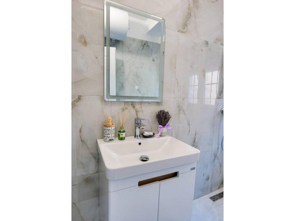 21 DHJETORI, APARTAMENT 1+1 PER QIRA