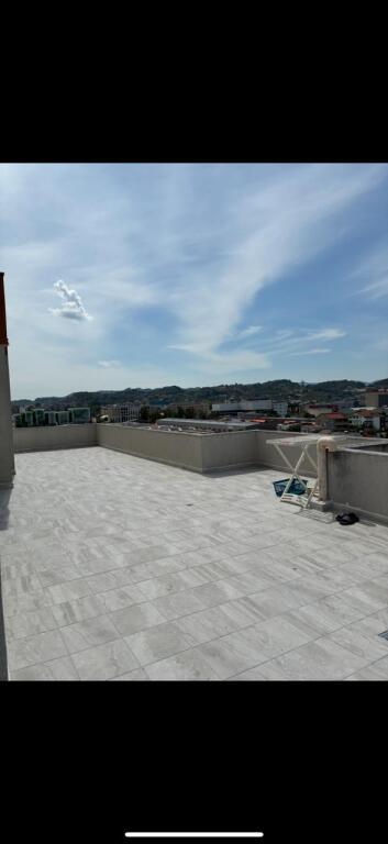 Apartament me Qira pranë Spitalit Hygea dhe - 2+1, Kat i 5-të, Me Ashensor