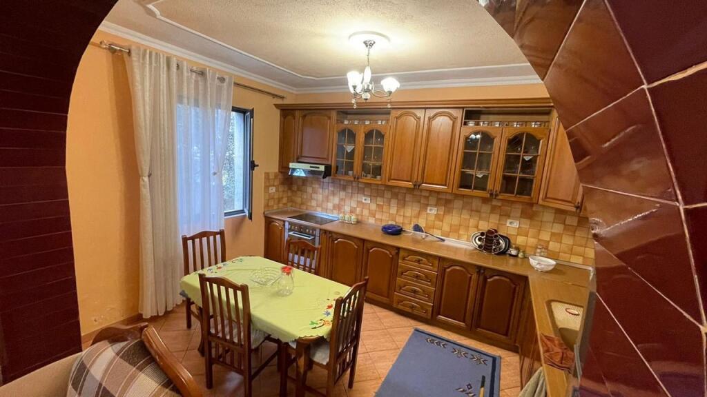 Vicino a QTU, si affitta casa privata 2+1! 300 Euro