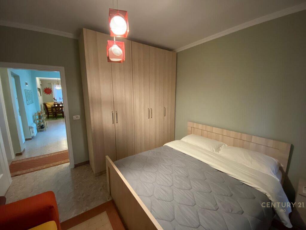 Jepet me qira Apartament 2+1 – Sheshi Skënderbej, Qendër Tiranë