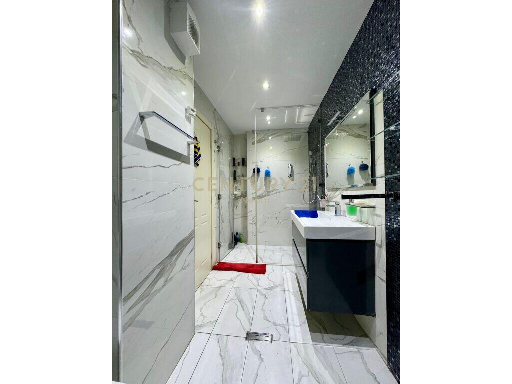 Affittasi appartamento 2+1 + 2 bagni + deposito – Viale Zogu i Parë, Tirana