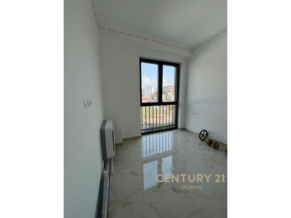 Appartamento 2+1+2 in affitto – Via "5 Maji", Tirana