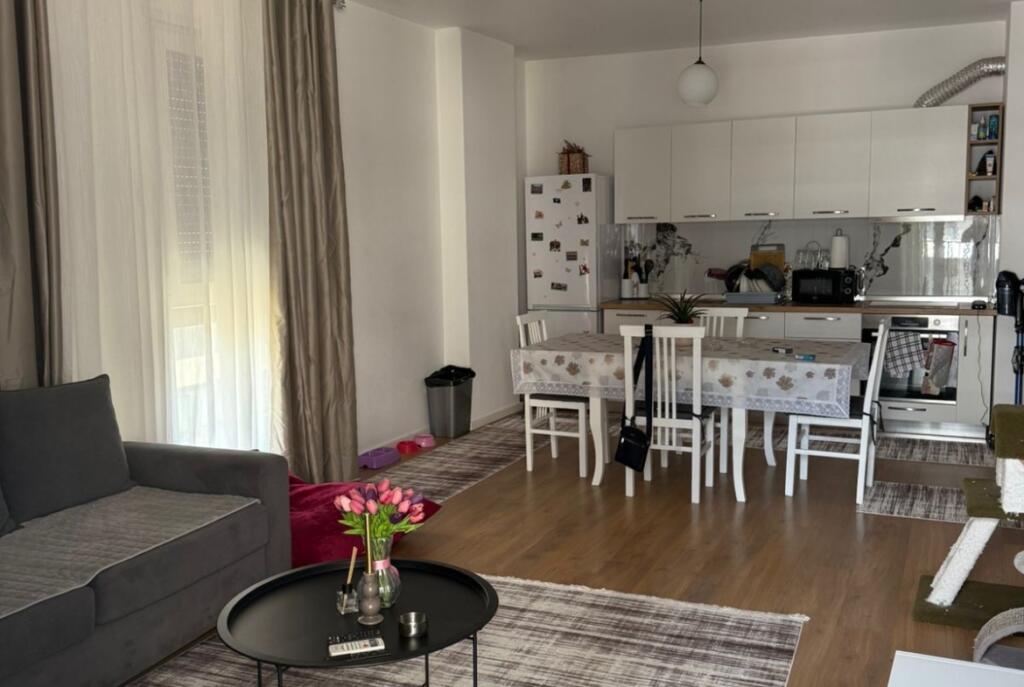 Ne Don Bosko, Jepet Me Qira Apartament 2+1+2 I Mobiluar!