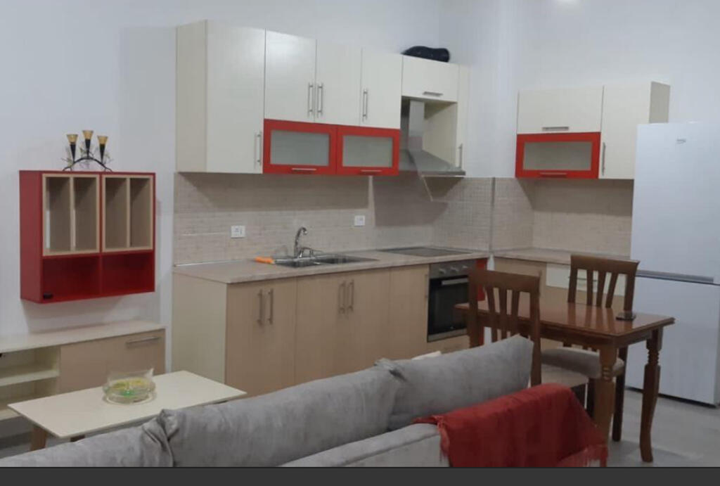 Apartment 2+1 for rent in Ali Dem at Kompleksi Mangalem