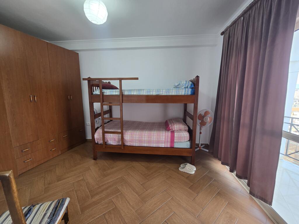 *APARTAMENT 2+1+Verande | ME QIRA | Rruga e Barrikadave*