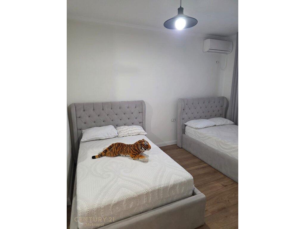OFROJ PER QIRA APARTAMET 2+1+2 ME NJE POST PARKIMI, SELITE!