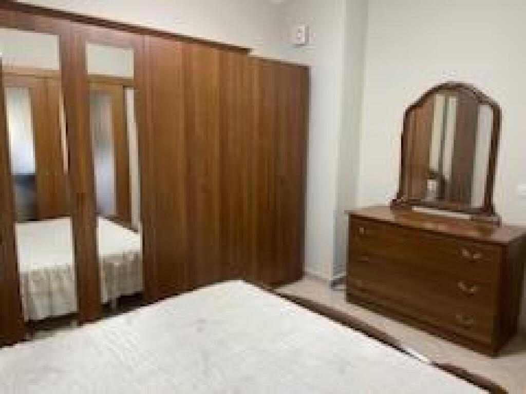 Apartament 2+1 me qira tek Liceu-RTSH