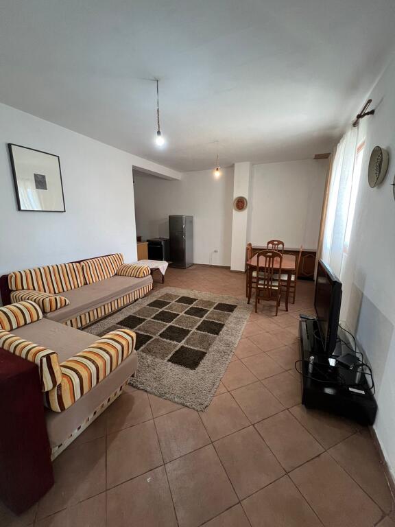 Apartament për qera - Nenstatcioni elektrik
