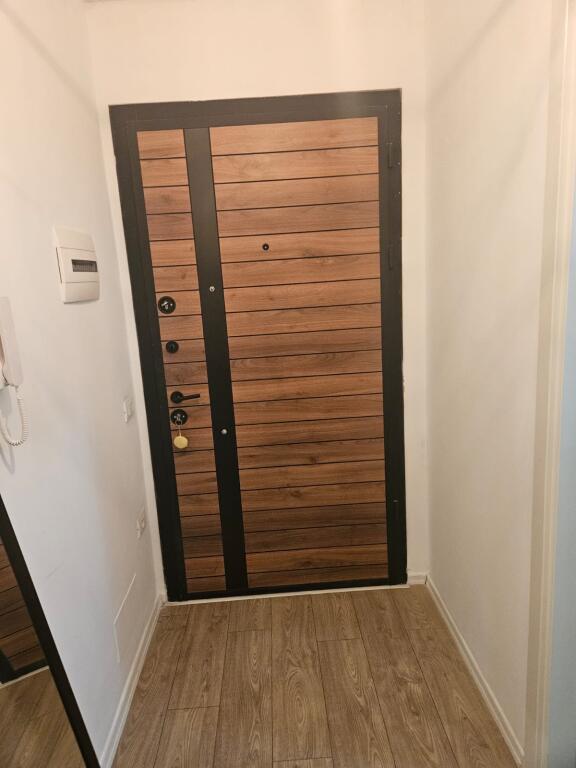 Jepet Me Qera Apartament 1+1+1 Ballkon