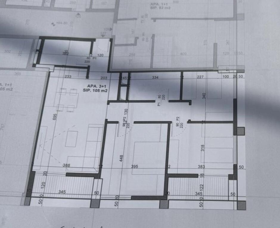 Shitet Apartament 3+1+2 Xhamlliku