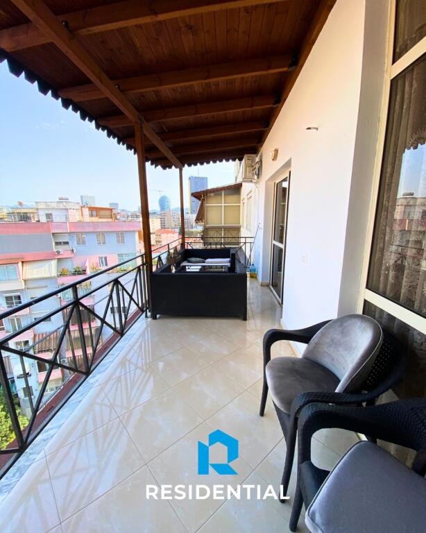 Tek Rruga E Barrikadave Jepet Me Qira Apartament 2+1 I Mobiluar!