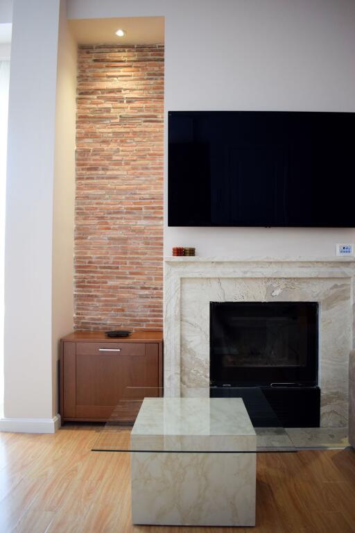 Tek Liqeni i Thate, Jepet Me Qira Apartament 2+1+2 Me Mobilim Modern! 900€/muaj Qira