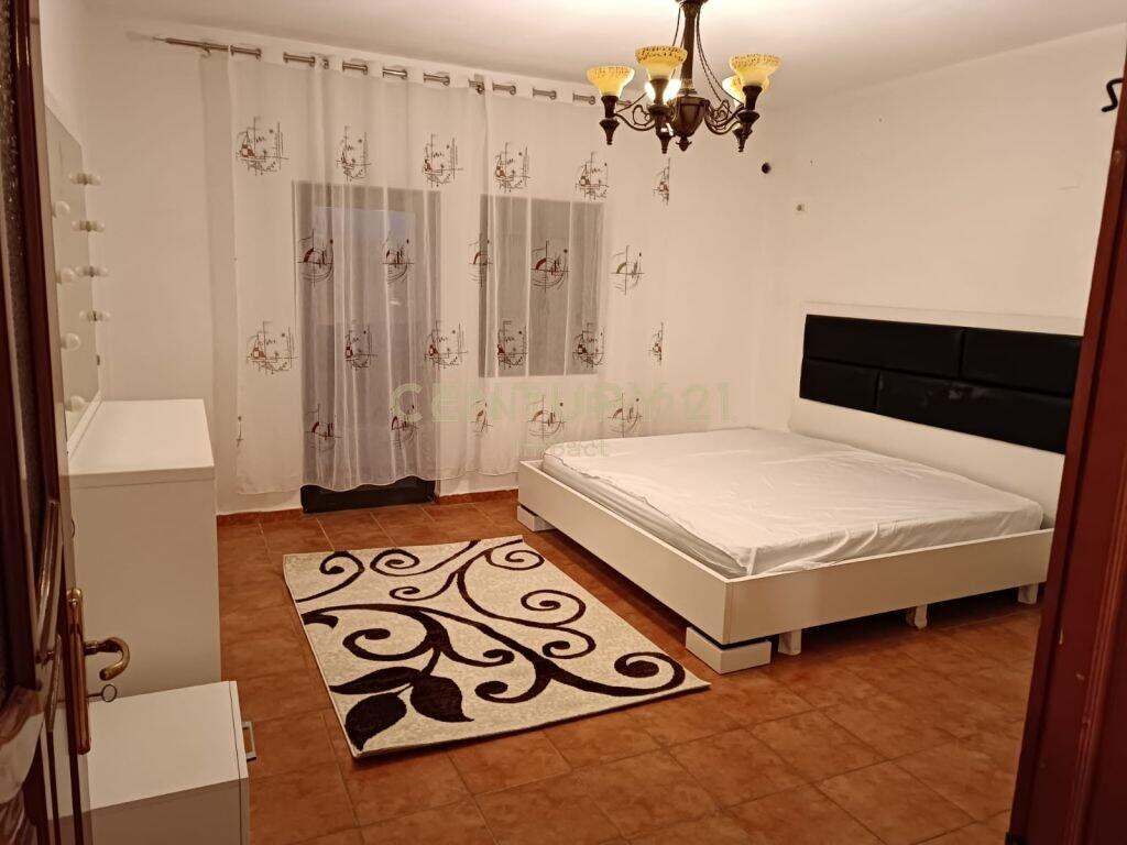 Japim me Qira Apartament 4+1 për Banim – Kinostudio