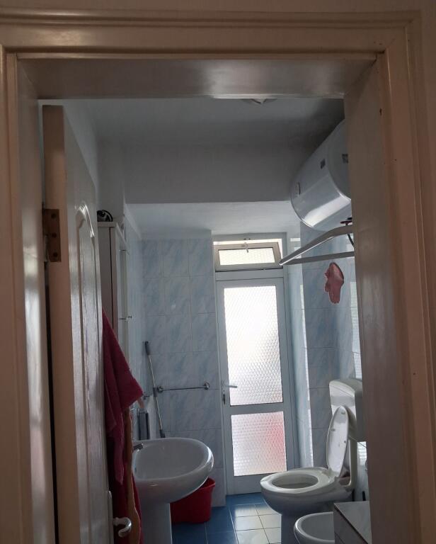 Apartament për qera - Rruga Dibres