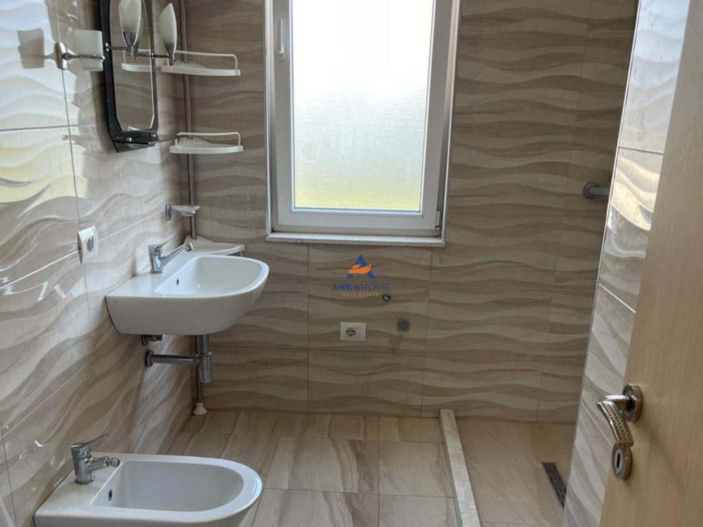 IN VENDITA APPARTAMENTO 3+1 BALCONE "KINOSTUDIO" 280.000 EURO (2 POSTI AUTO INCLUSI).
