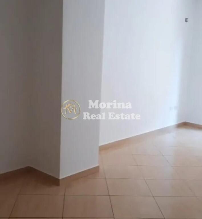 Qera Apartament 2+1, Rruga Hoxha Tahsim, 550 Euro/Muaj.  