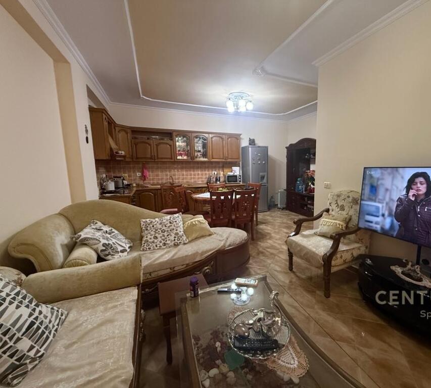 Apartament 1+1 me Qira tek Rruga 5 Maji – 450 €/Muaj