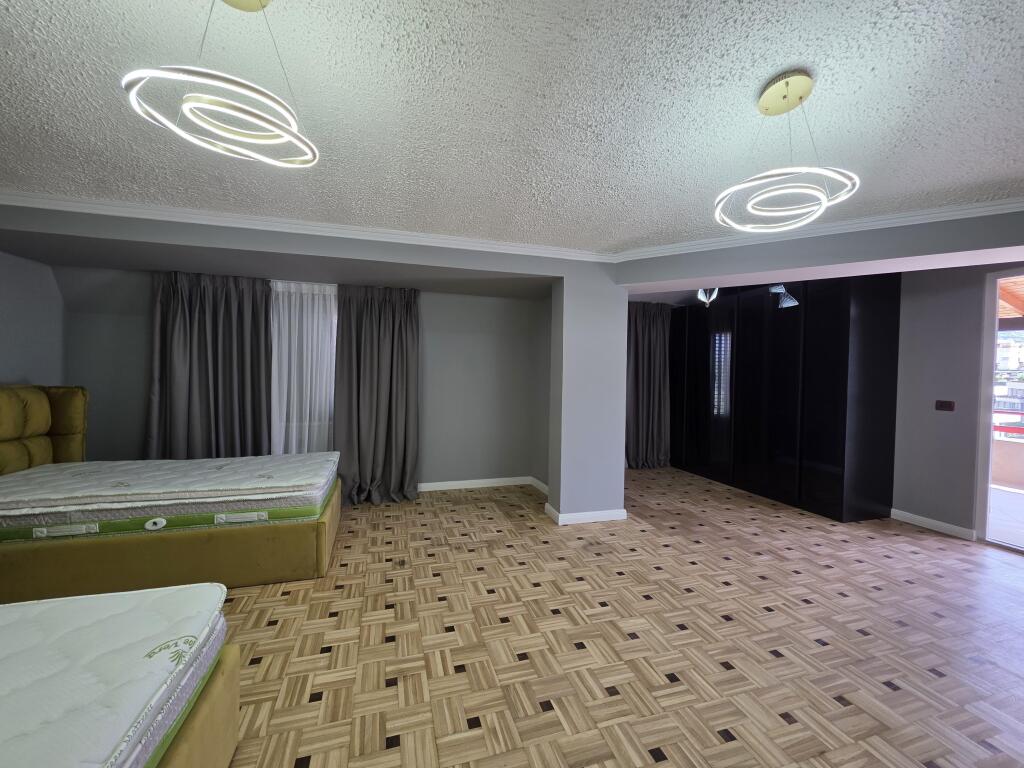 Penthouse 3+1 in affitto al Lago Artificiale
