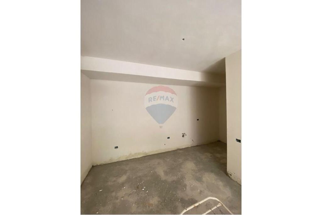 Apartament 3+1 ne shitje prane Rruges se Elbasanit