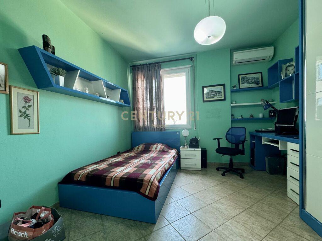Affittasi appartamento 2+1 + 2 bagni + deposito – Viale Zogu i Parë, Tirana