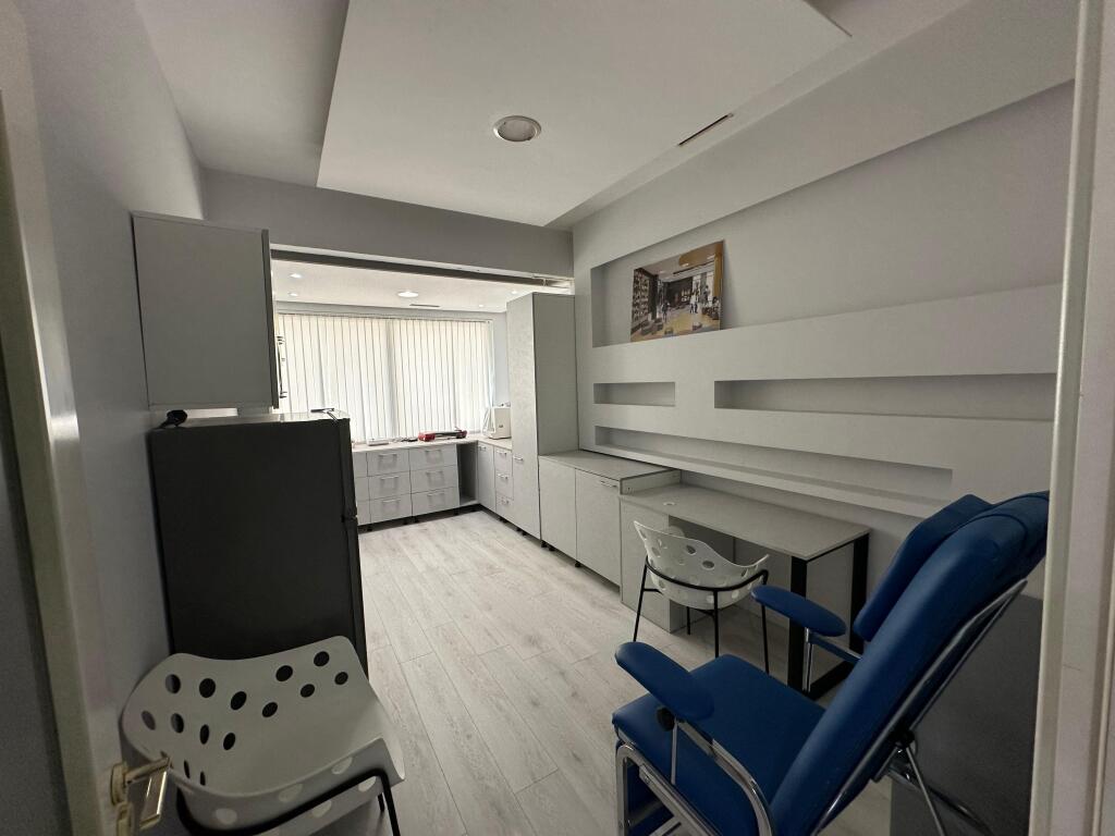 Laboratorio in affitto Astir