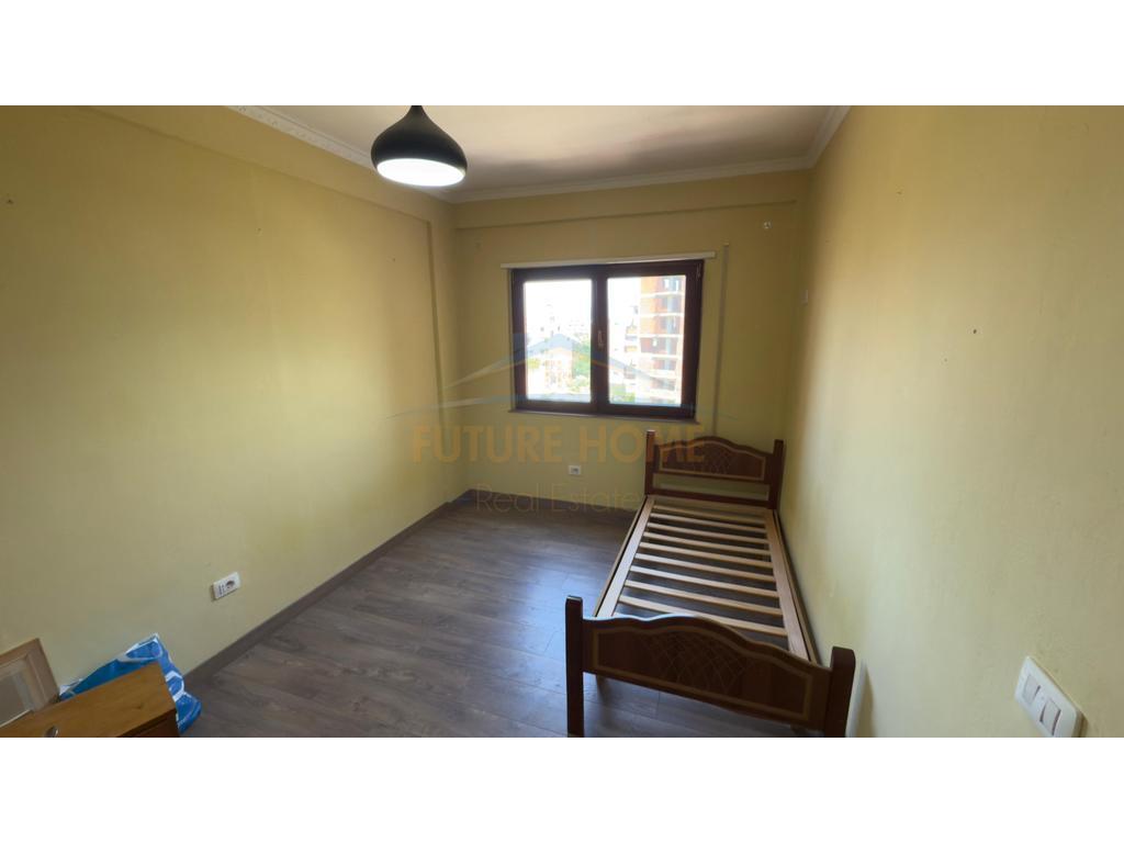 Shitet apartament 3+1+2 Kopshti Botanik