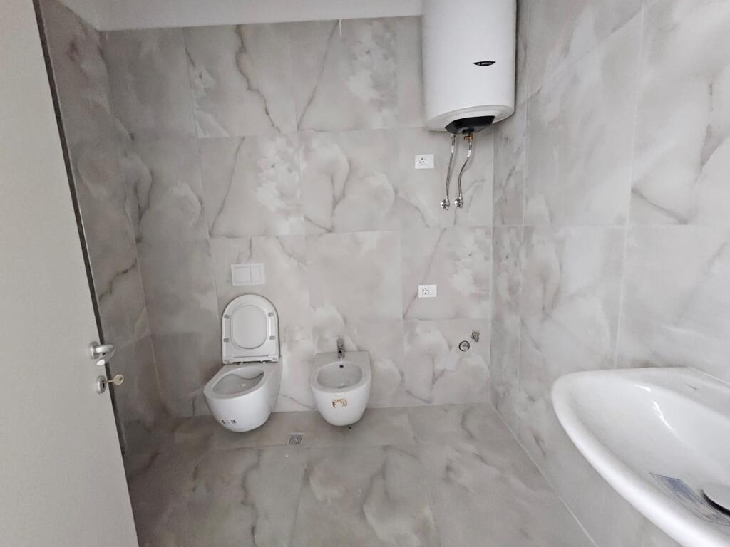 Affittasi appartamento 2+1 con posto auto presso Universe City, vicino a QTU