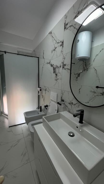 Apartament per qira 2+1, Bulevardi i Ri